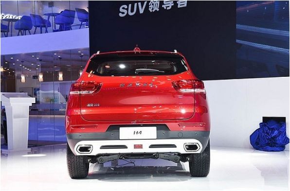 Haval H4 iš nugaros